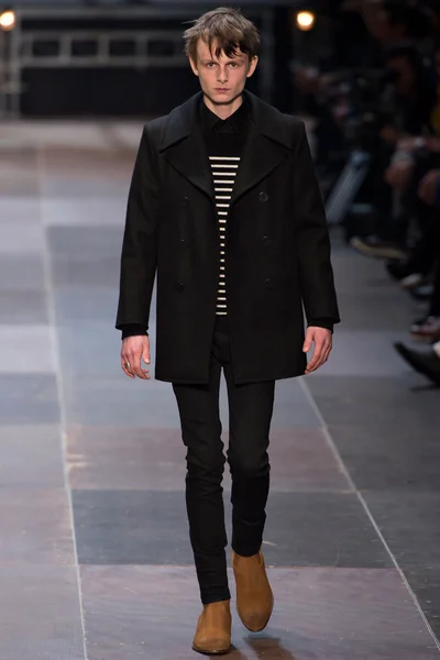 Look 29
